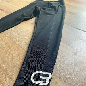 Onzie Ribbed CycleBar Leggings